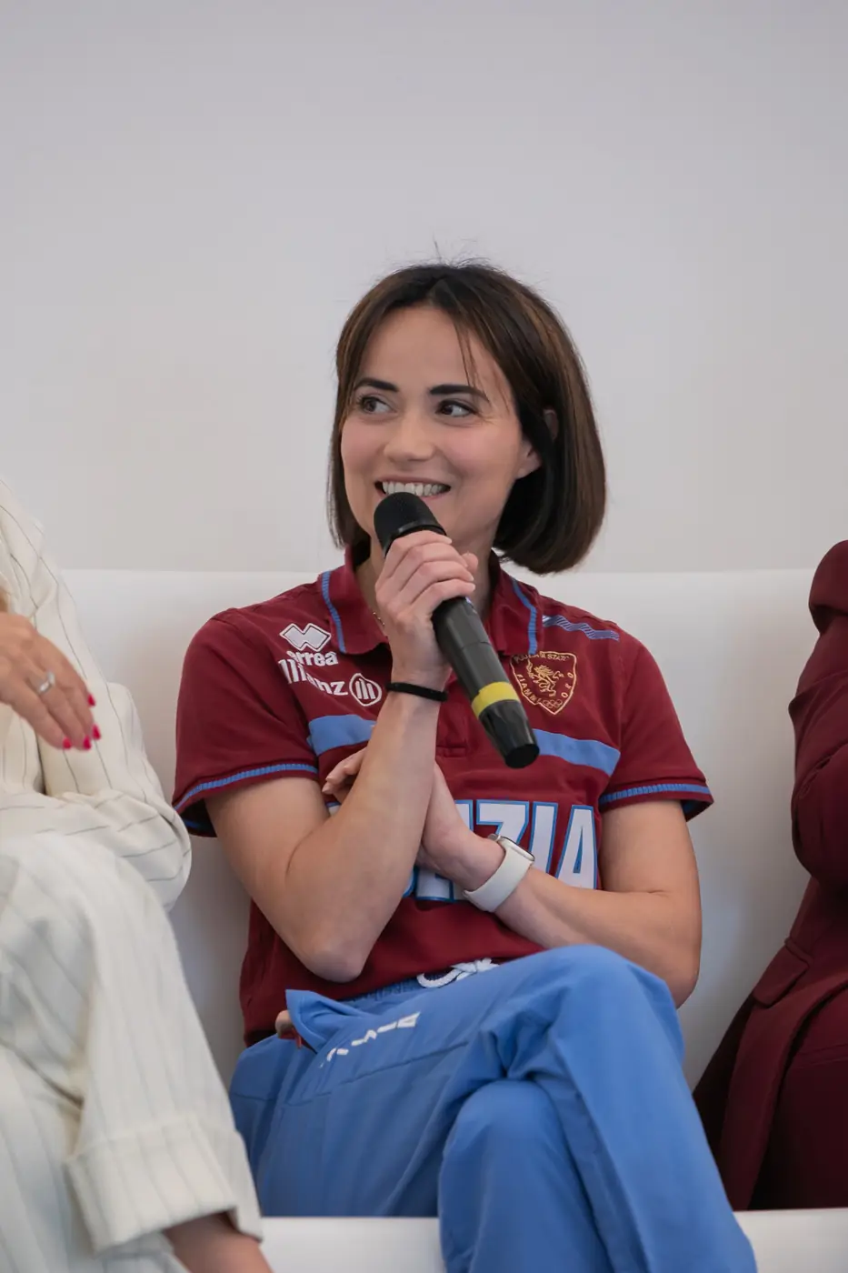 Palermo — L'Impresa è Donna 2026 Una partecipante interviene al microfono dalla platea di Palermo